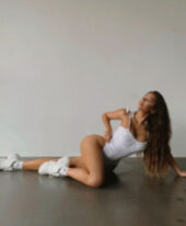 Selena +971529824508